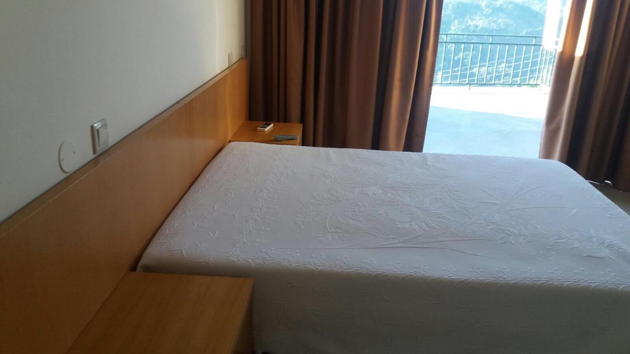 Refugio Do Geres Bed & Breakfast Alamela ภายนอก รูปภาพ